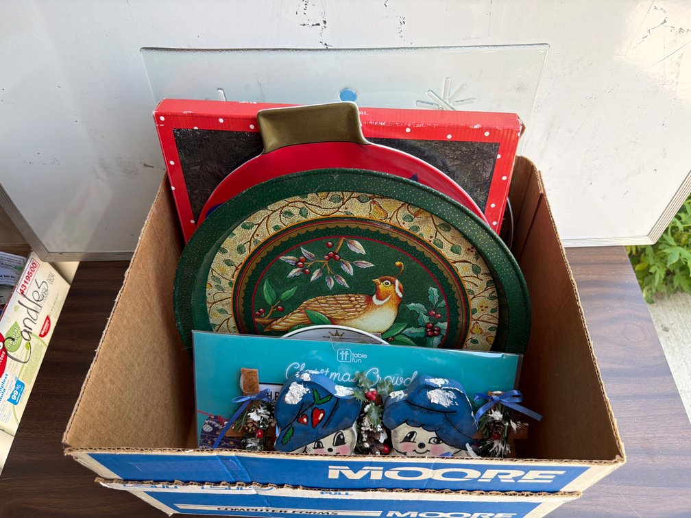 Holiday Platters, Decorations