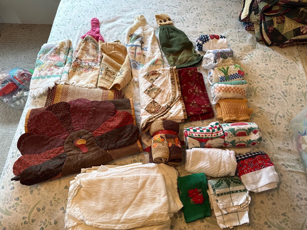 Kitchen Towels, Table Runners, Placemats and more