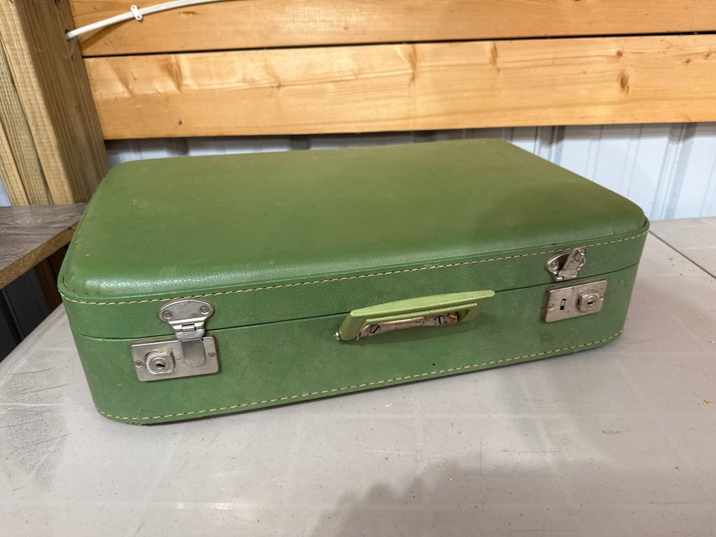 Vintage Hard Side Luggage-Latch is Broke