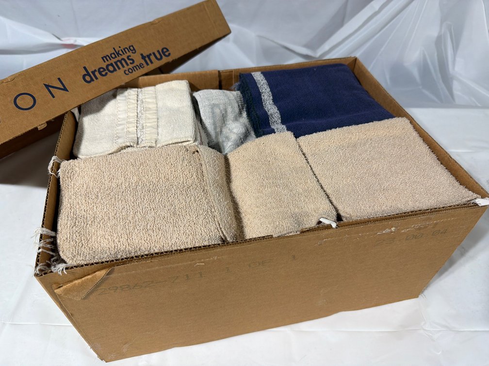 Box of Towels-Wash Cloths and Bath Towels