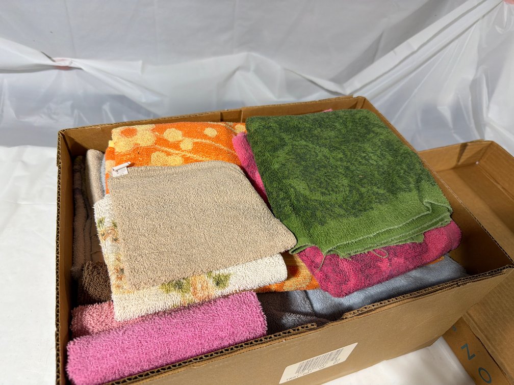 Box of Assorted Towels-Vintage