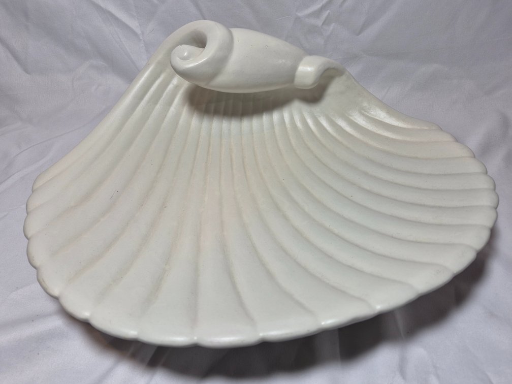 Large Royal Haeger Seashell Dish