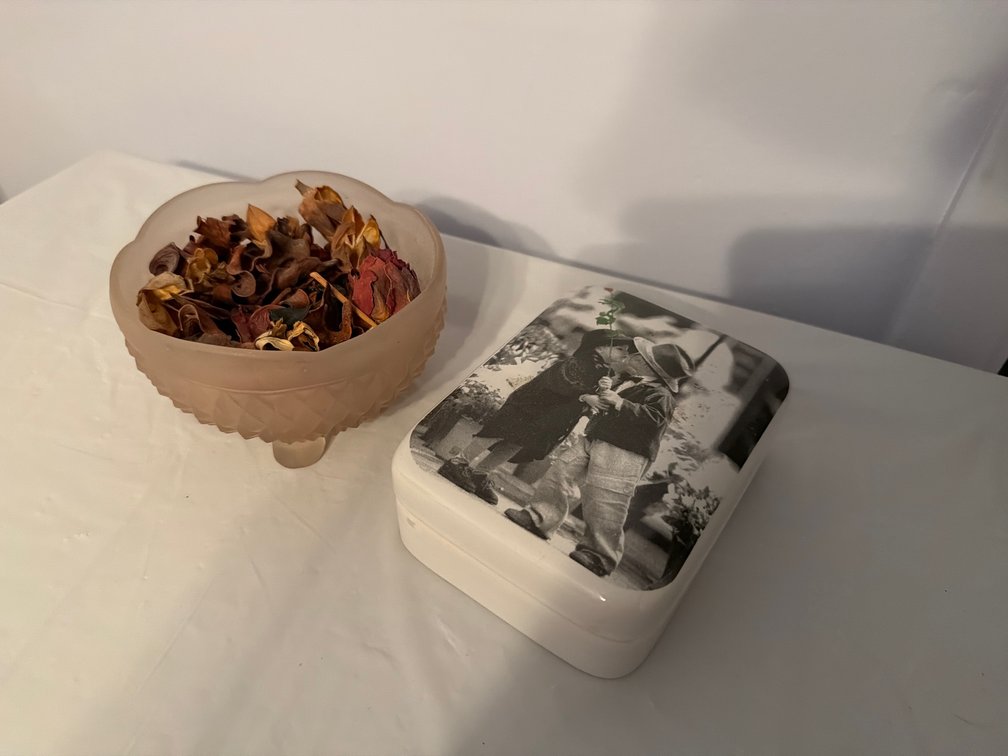 Music Box, Decorative Glass Bowl with Potpourri