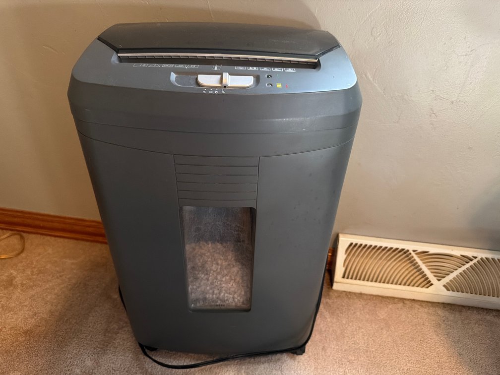 Boxis Paper Shredder on Wheels