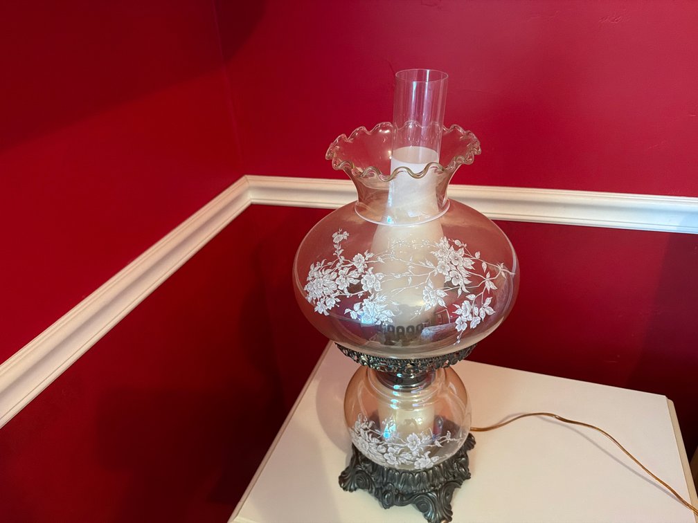 23” Tall Vintage Hurricane Table Lamp