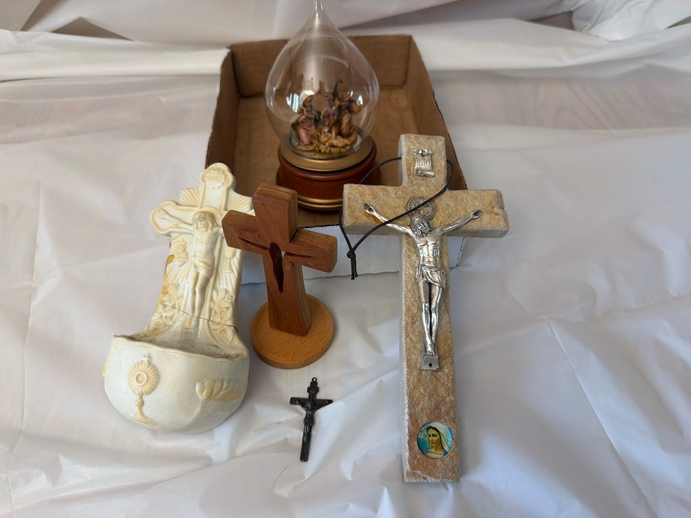 Fontanini Music Box and Other Religious Items