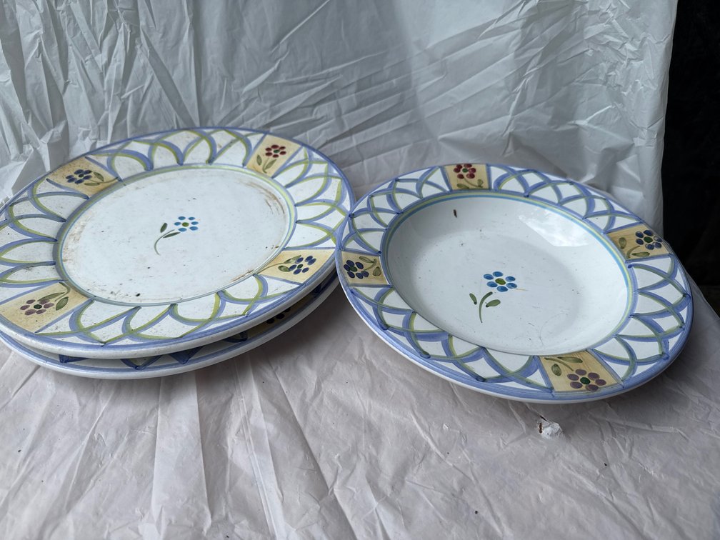 2 Plates, Bowl