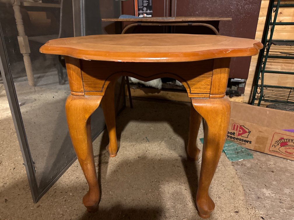 21.5”x22” End Table