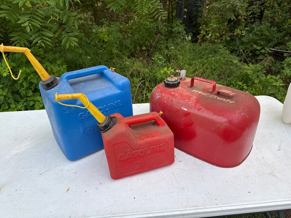 3 Gas Cans