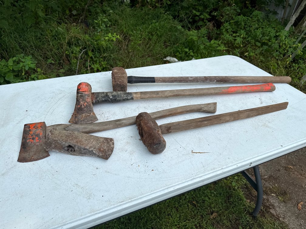 2 Axes, 2 Sledgehammer