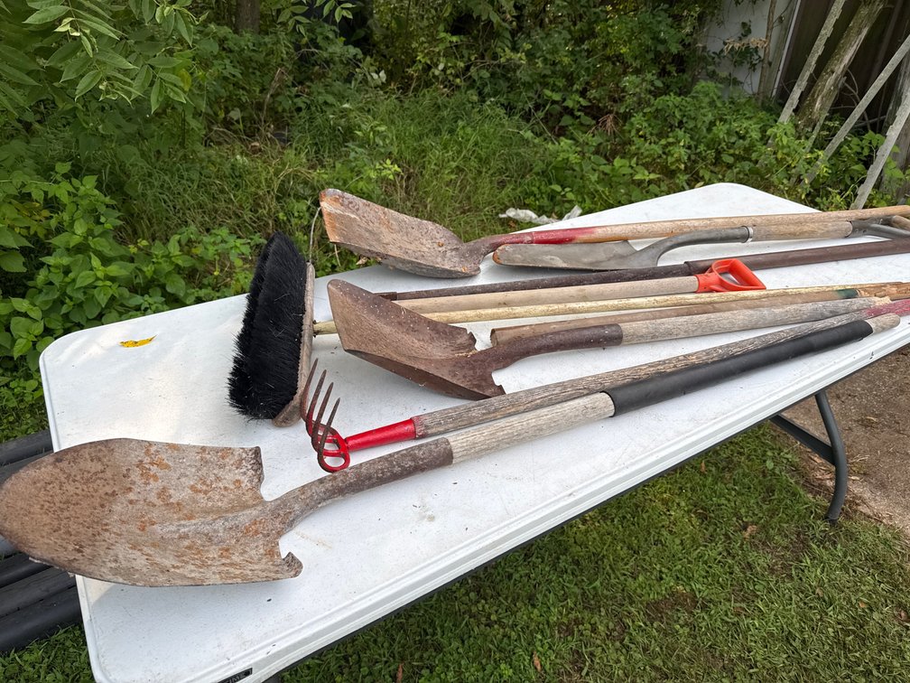 4 Shovels, Broom, Ice Pick