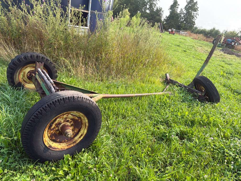 John Deer Running Gear-Missing Tire