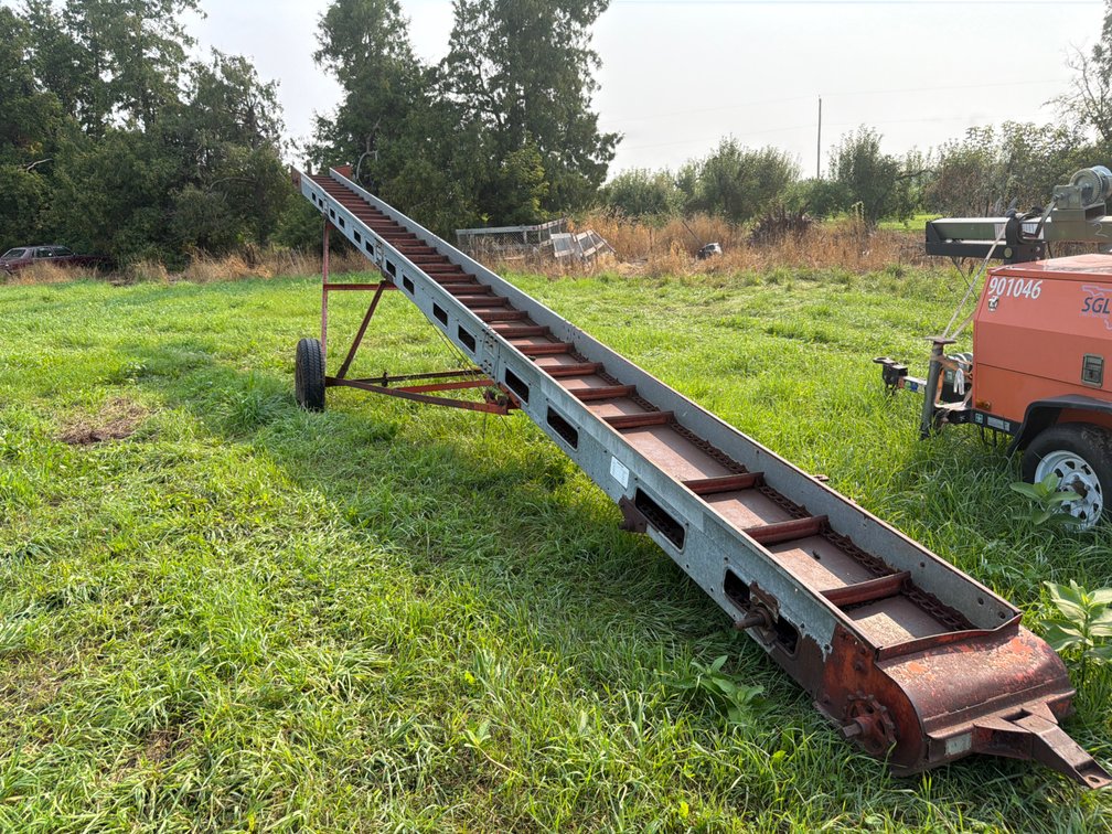 36’ Elevator, Flat Tires