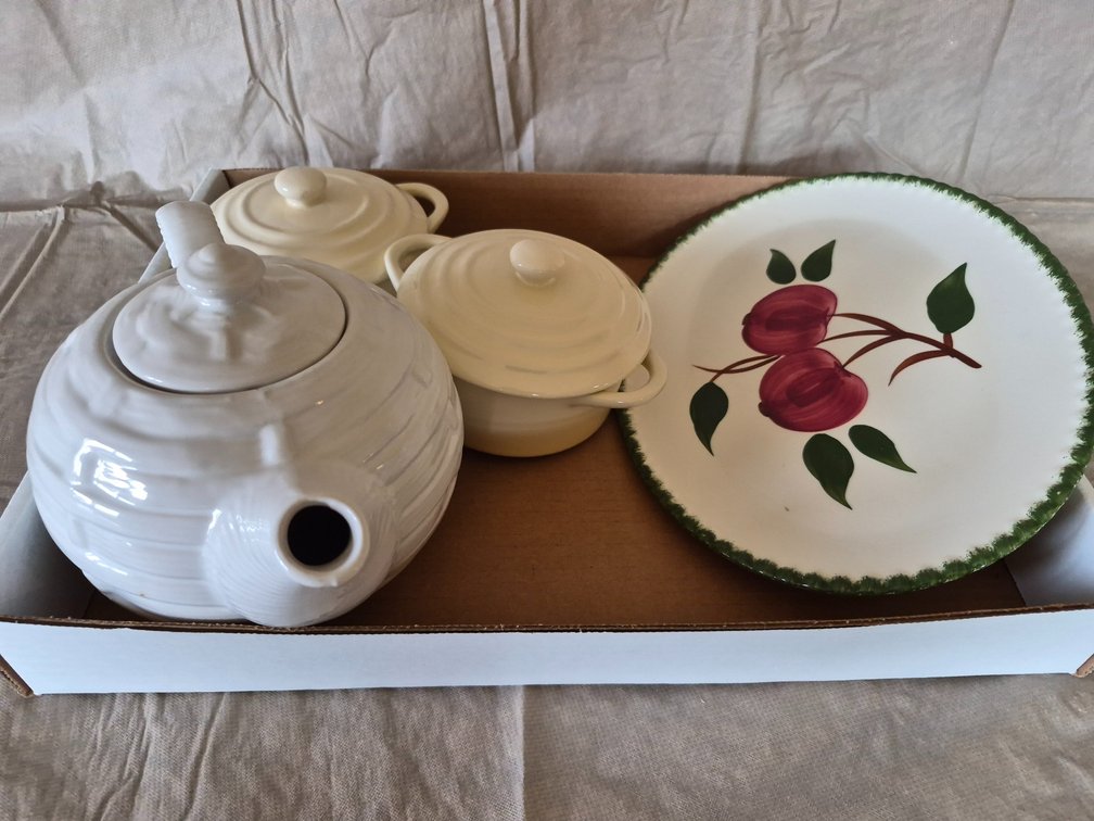 Teapot, Dish, and Casserole Dishes