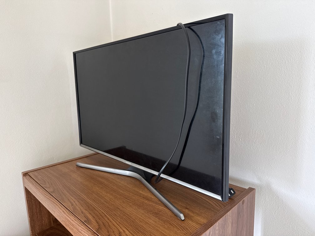 32” Samsung Television- No Remote