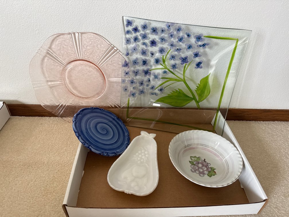 Depression Glass & Decorative Dishes