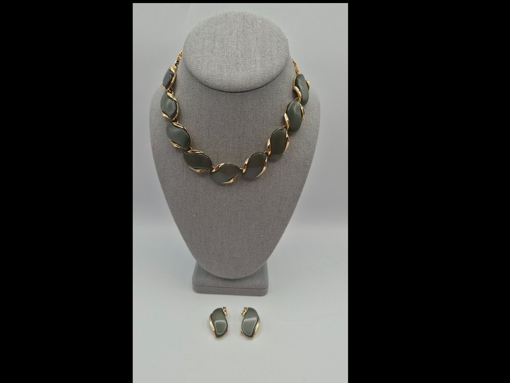 Vintage Signed Lisner Choker Necklace & Clip-on Earrings