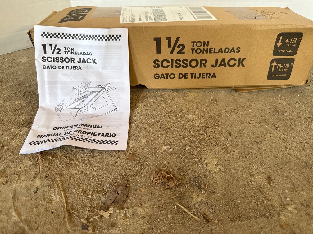1 1/2 Ton Scissor Jack-Appears new in box