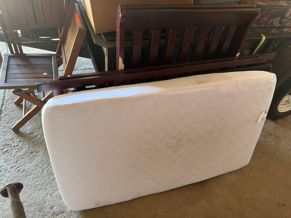 Crib w/Mattress