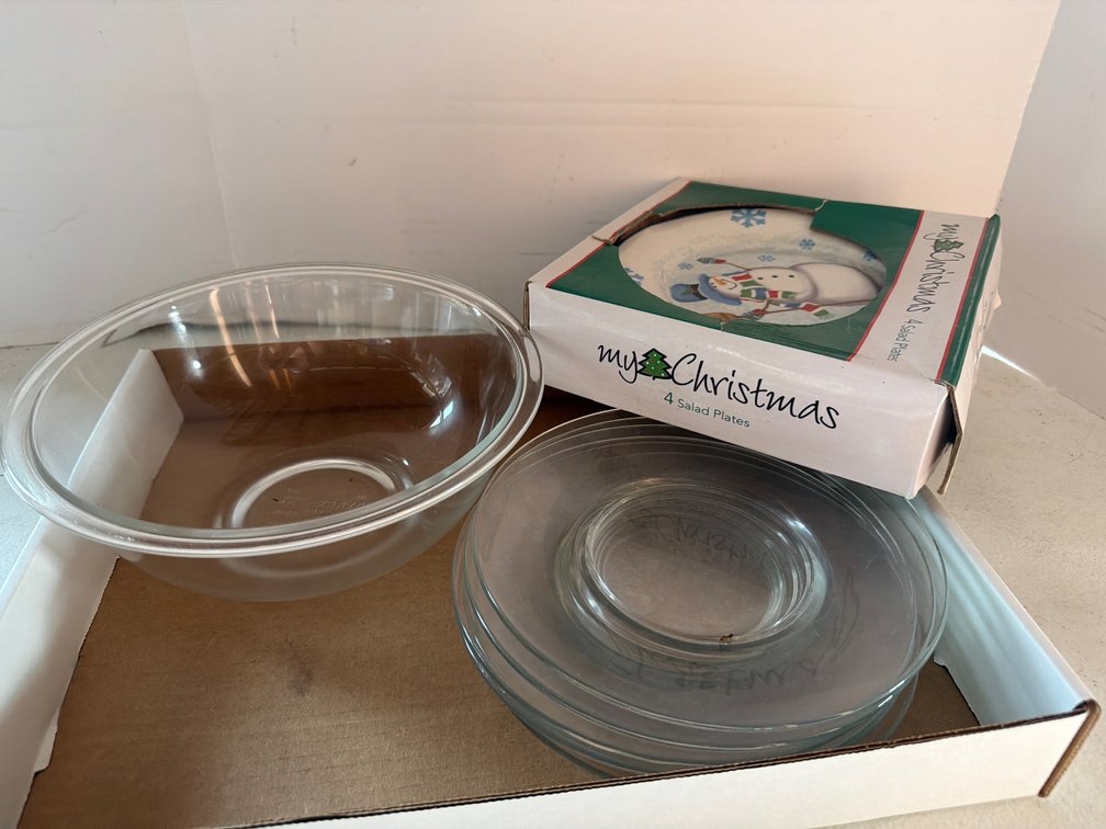 Pyrex Bowl, Holiday Salad Plates, Glass Plates