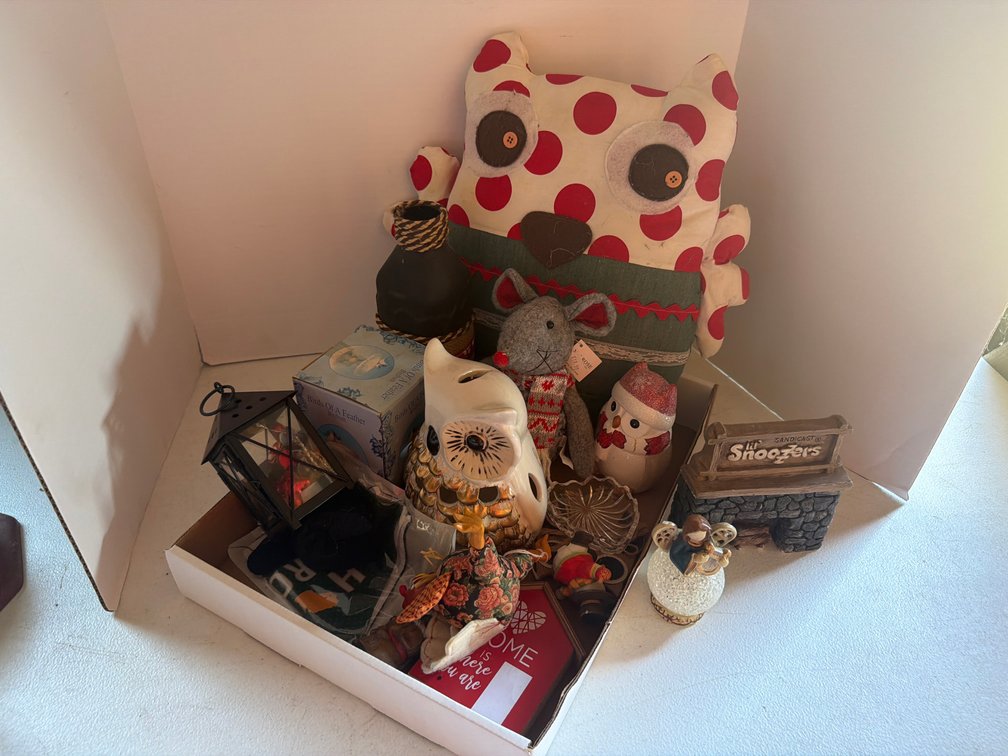 Knickknacks and Home Decor