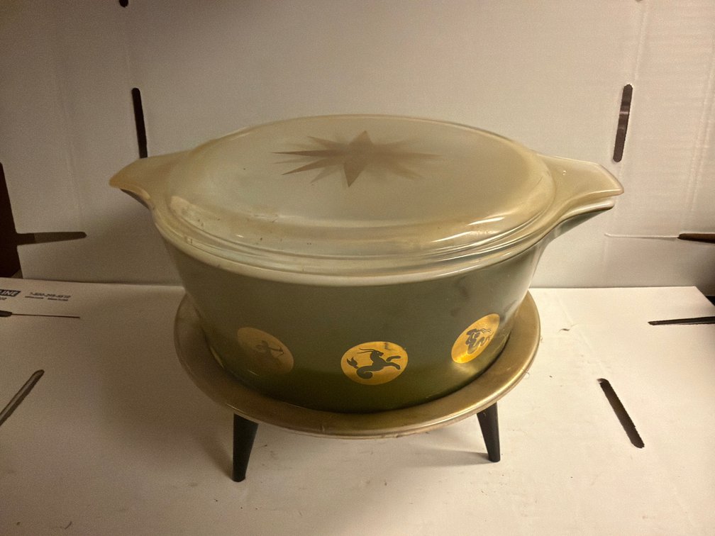 Pyrex Casserole Dish-Zodiac on a Warmer