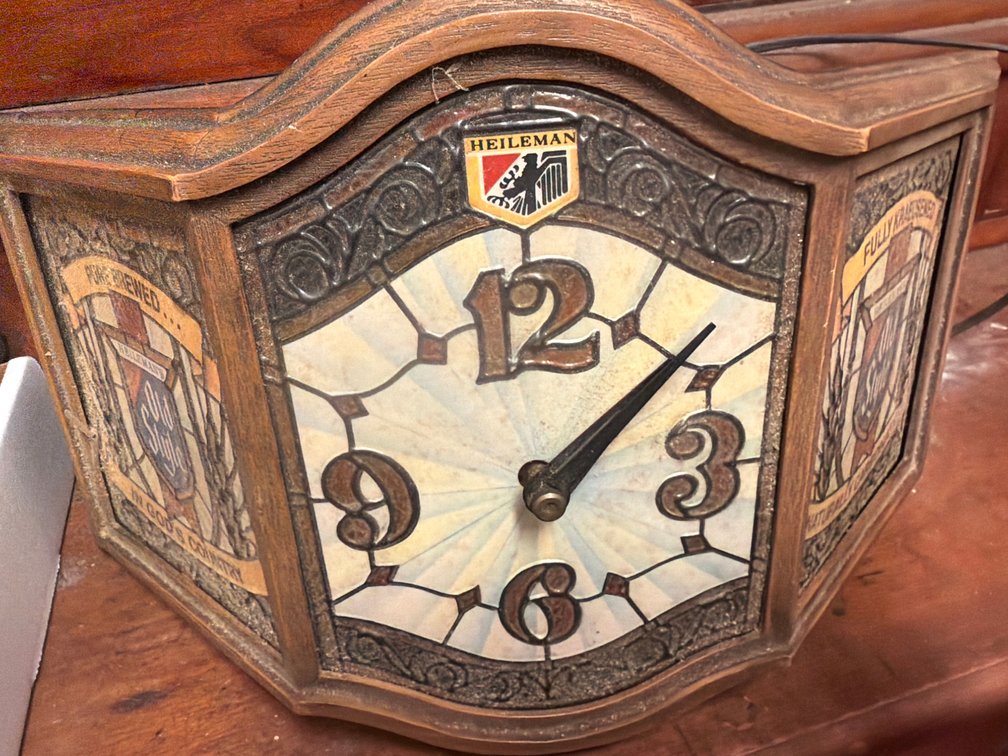 Vintage Heileman’s Old Style Beer Lighted Advertising Clock