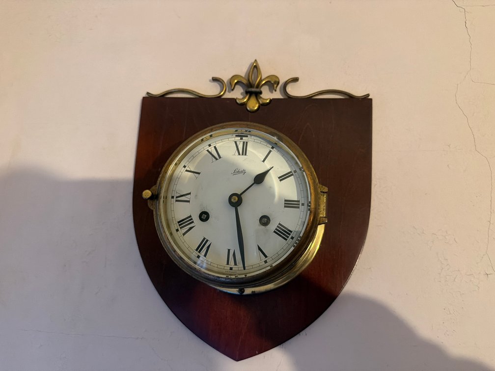 Wall Clock-Shield Shape, Key