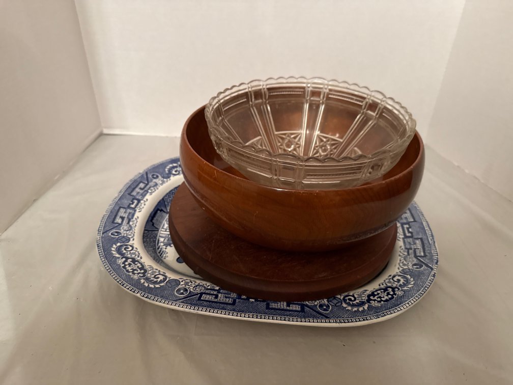 Serving Trays, Bowls-Chip in Bowl