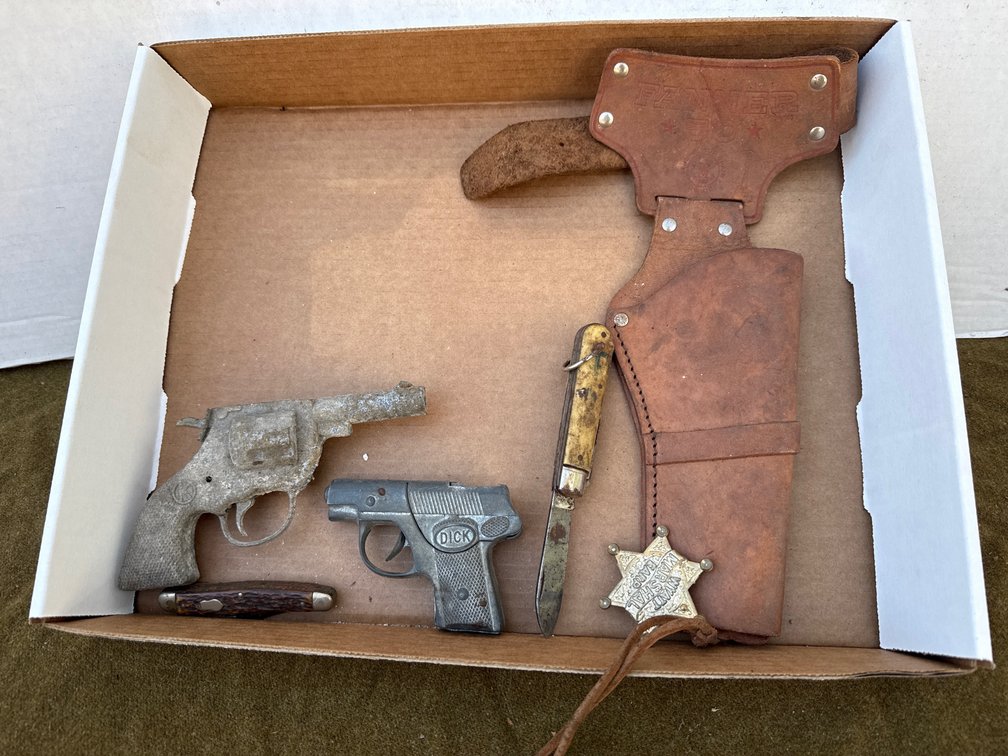 Fanner 50 Holster, Toy Guns, Badge
