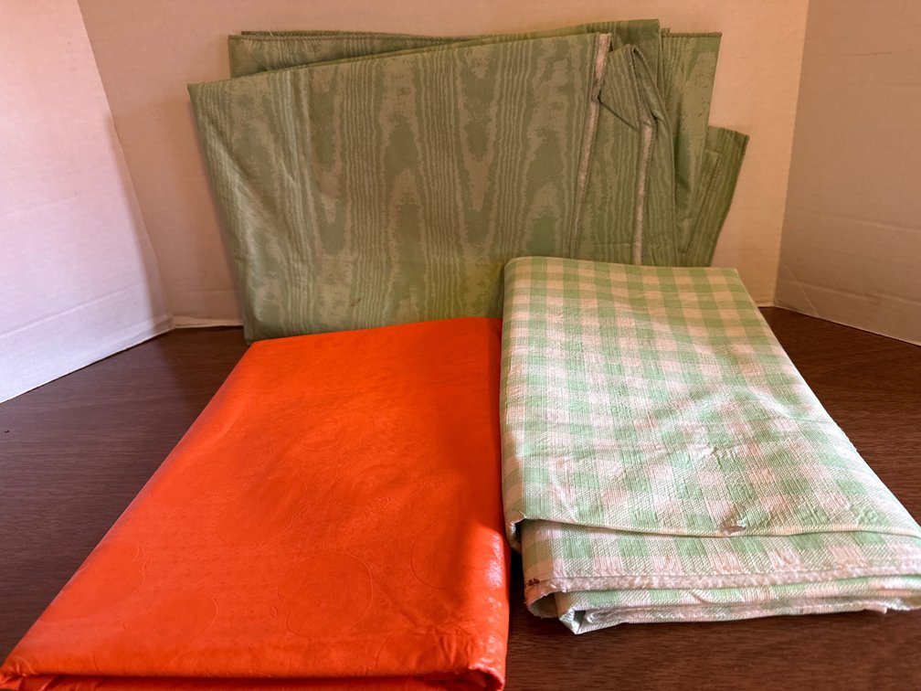 3 Table Cloths
