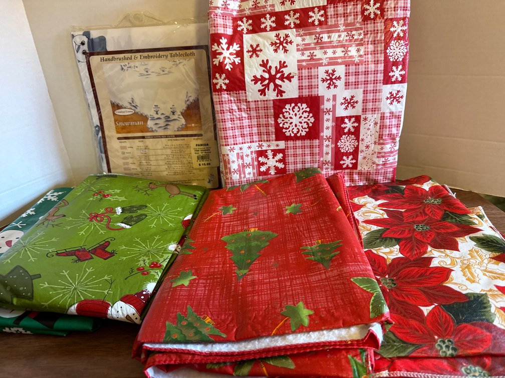 Holiday Table Cloths