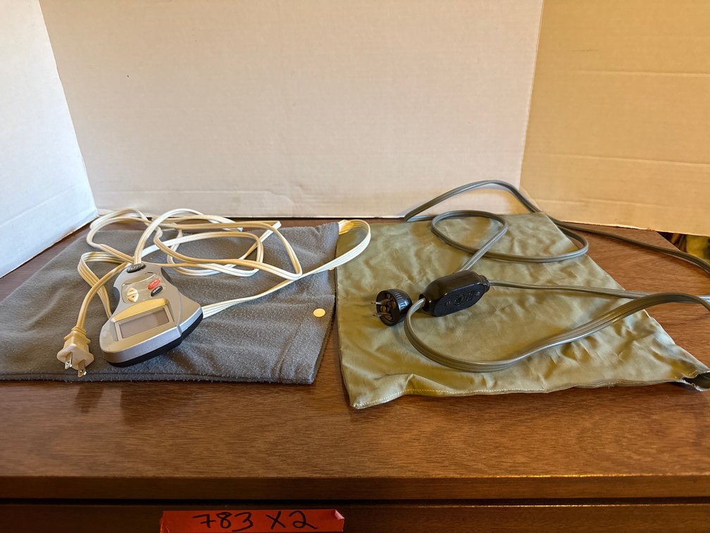 2 Heating Pads