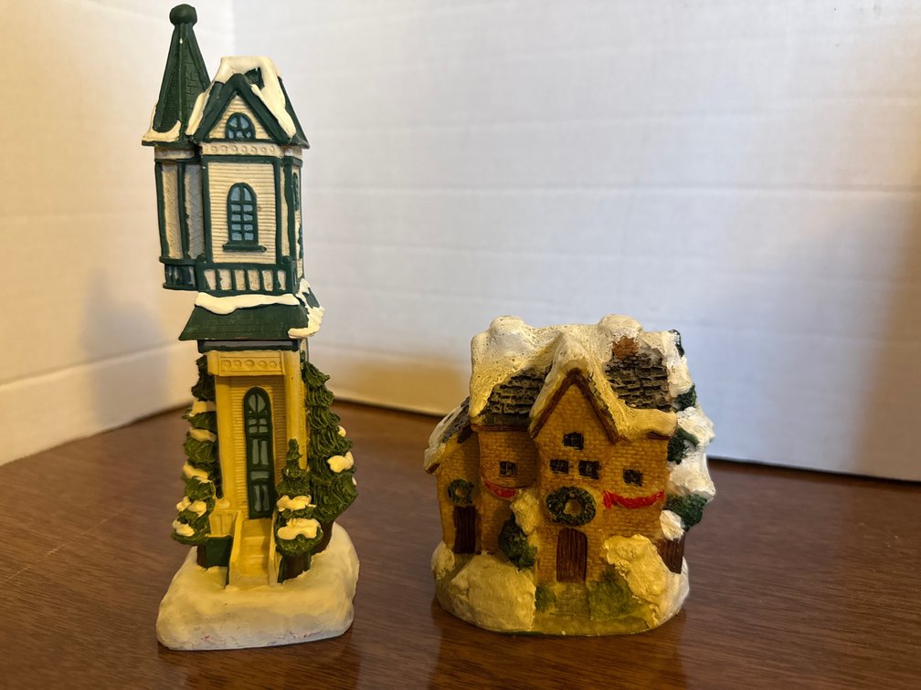 Vintage Miniature Christmas Village Cottage Figurine