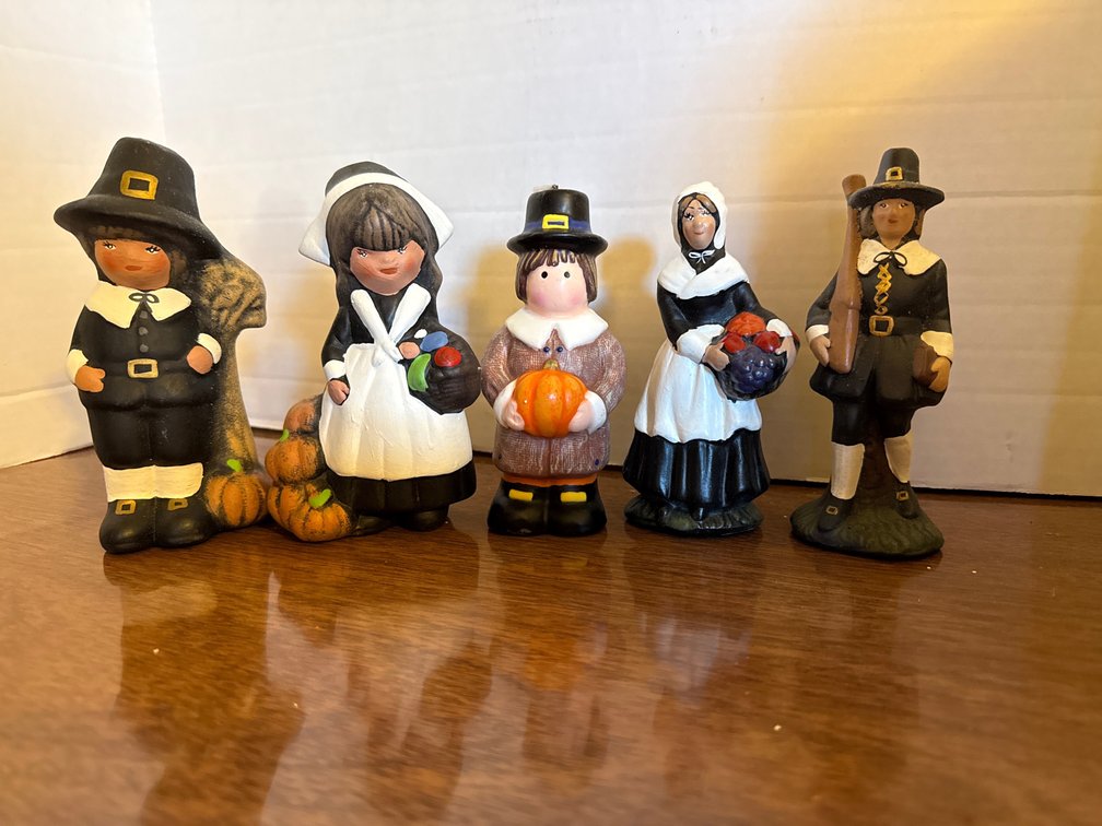 Thanksgiving Pilgrim Figurines