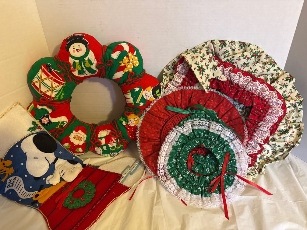 Holiday Wreaths, Stocking