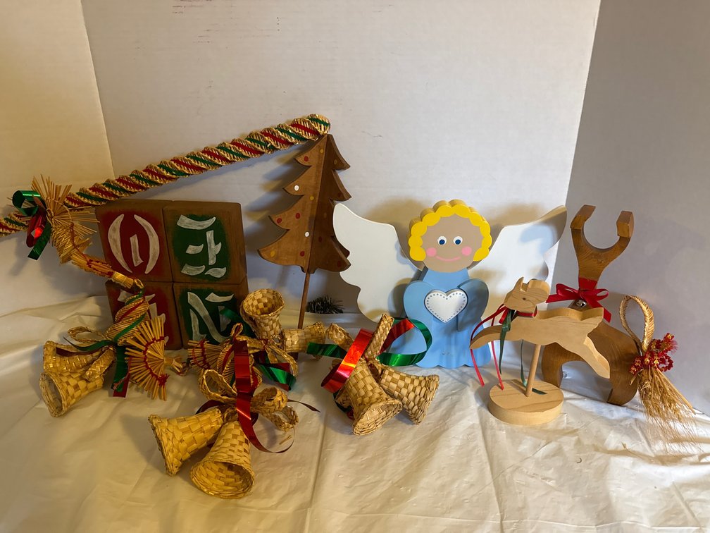 Vintage Woven Straw or Wicker Christmas Bells and Garland, Deers,
