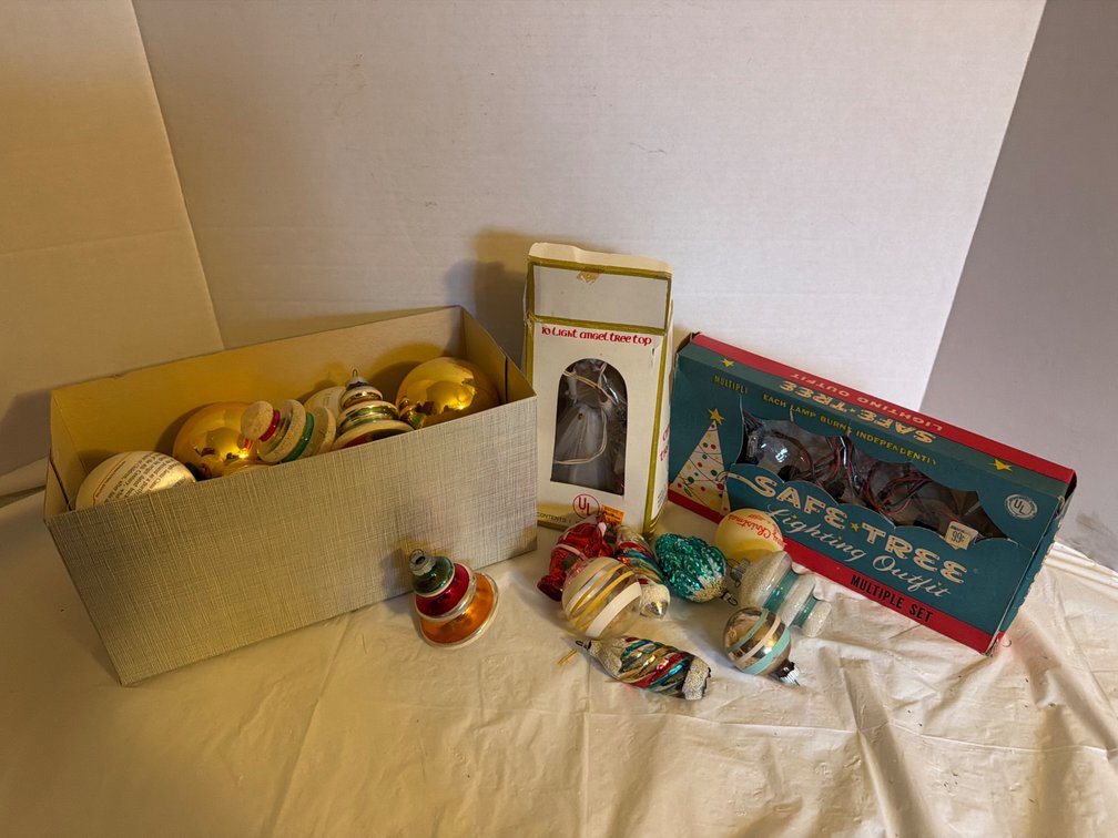 Vintage Christmas Ornaments, Lighting, Tree Top