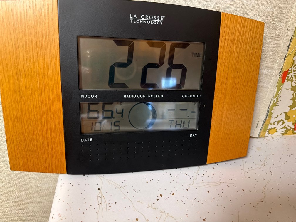 LA Crosse Clock