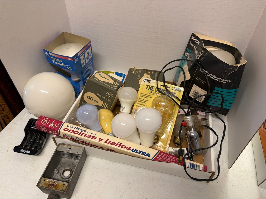Light Bulbs, Flood Light, Electrical