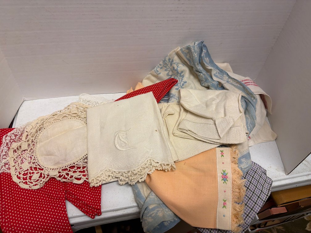 Vintage Table Linens, Doilies