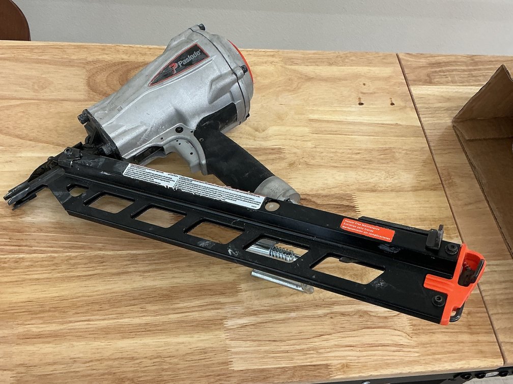 Pneumatic 3-1/2 in. 30  PowerMaster NailER