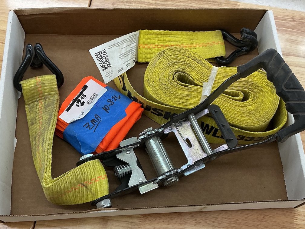 2" x 30' Husky Ratchet Strap & Bags
