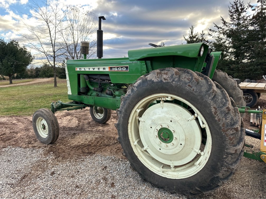 1963 Oliver 1600, Hydra-Power Drive Tractor