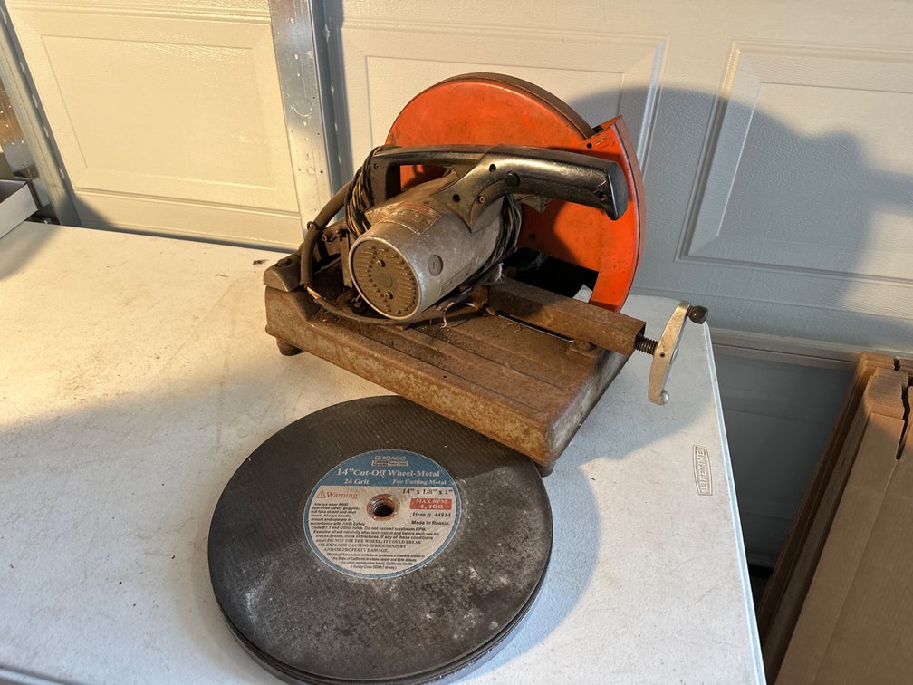 Makita Portable Cut Off Saw, Wheels
