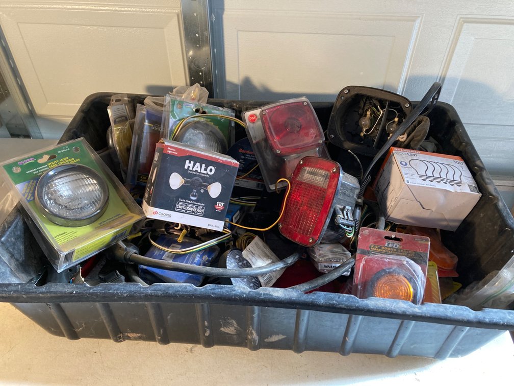 Tote of Lights, Harness, Wire