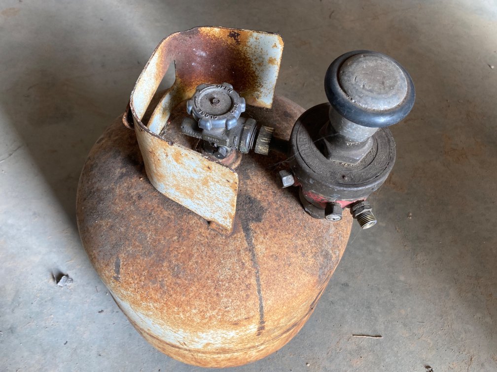 Propane Tank with Regulator