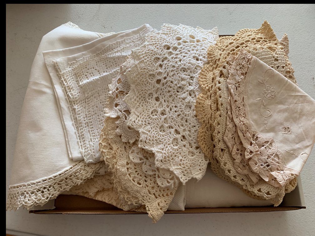 Lace Kitchen Linens & Doilies
