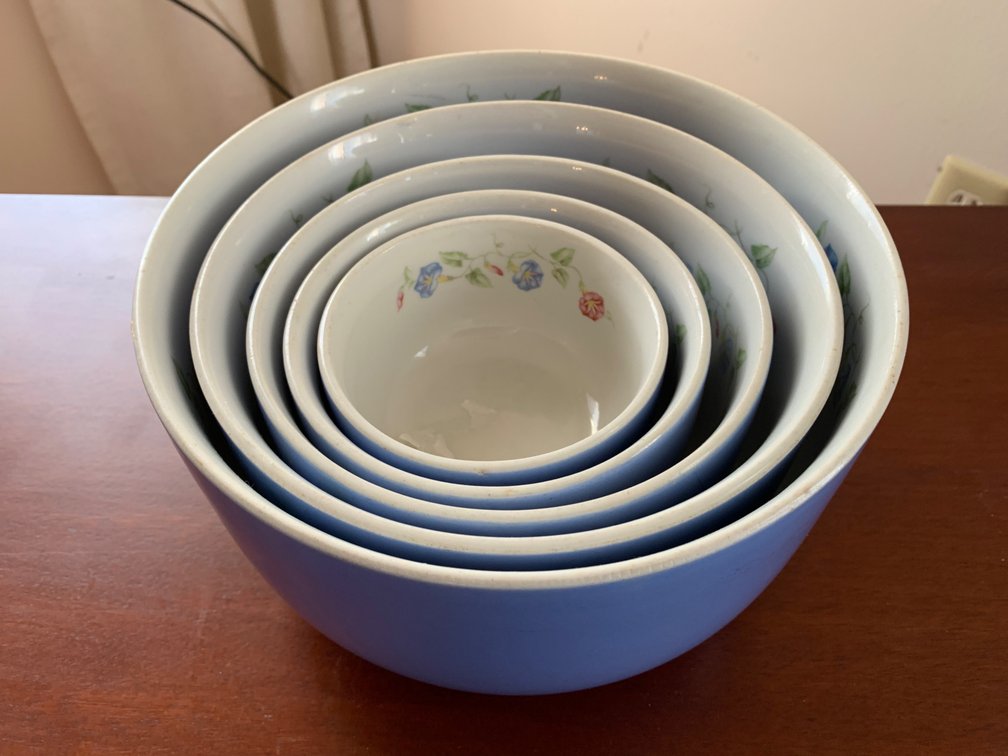 Hall’s Mixing Bowls