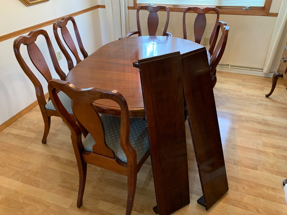 Dining Room Table with 6 Chairs, 2 Leafs, and Table Cover